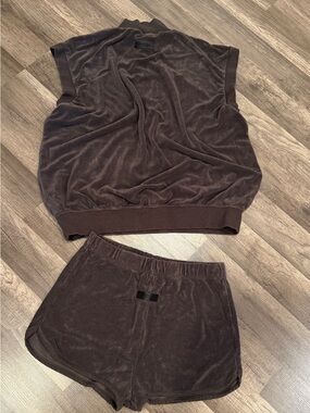 ESSENTIALS Fear of God 🔥🔥Grey Velour 2pc Set Logo Top XL & Shorts L Women/Unisex